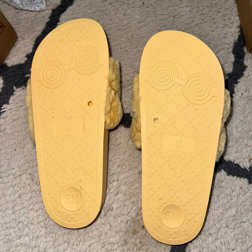 Steven Madden slides - Picture 3 of 4